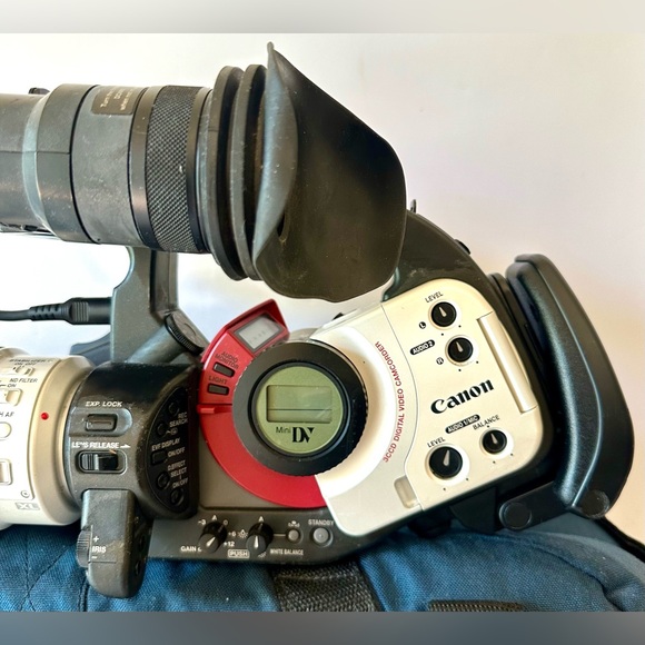 Canon DM-XL1A MiniDV 3CCD Digital 16x Optical Zoom XL 5.5-88MM Video Camcorder - Picture 6 of 17